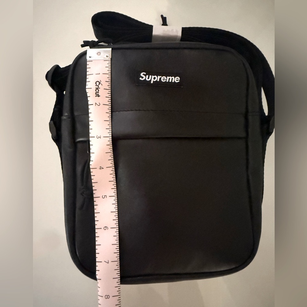 Supreme Black Leather Bag! 💯 Authentic 
Brand new!!